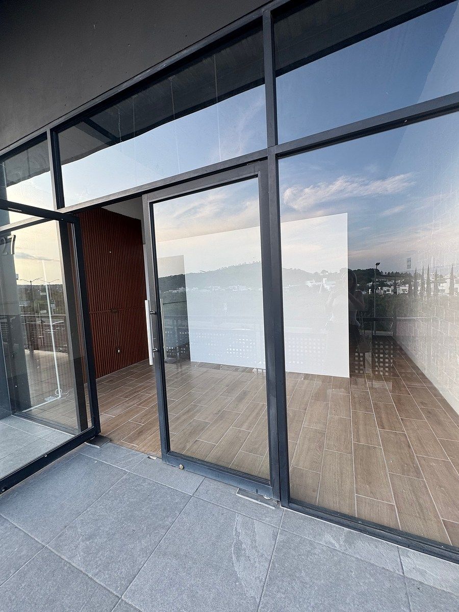 Retail Space in Bosques Santa Anita, Tlajomulco de Zúñiga, photo 2 of 16