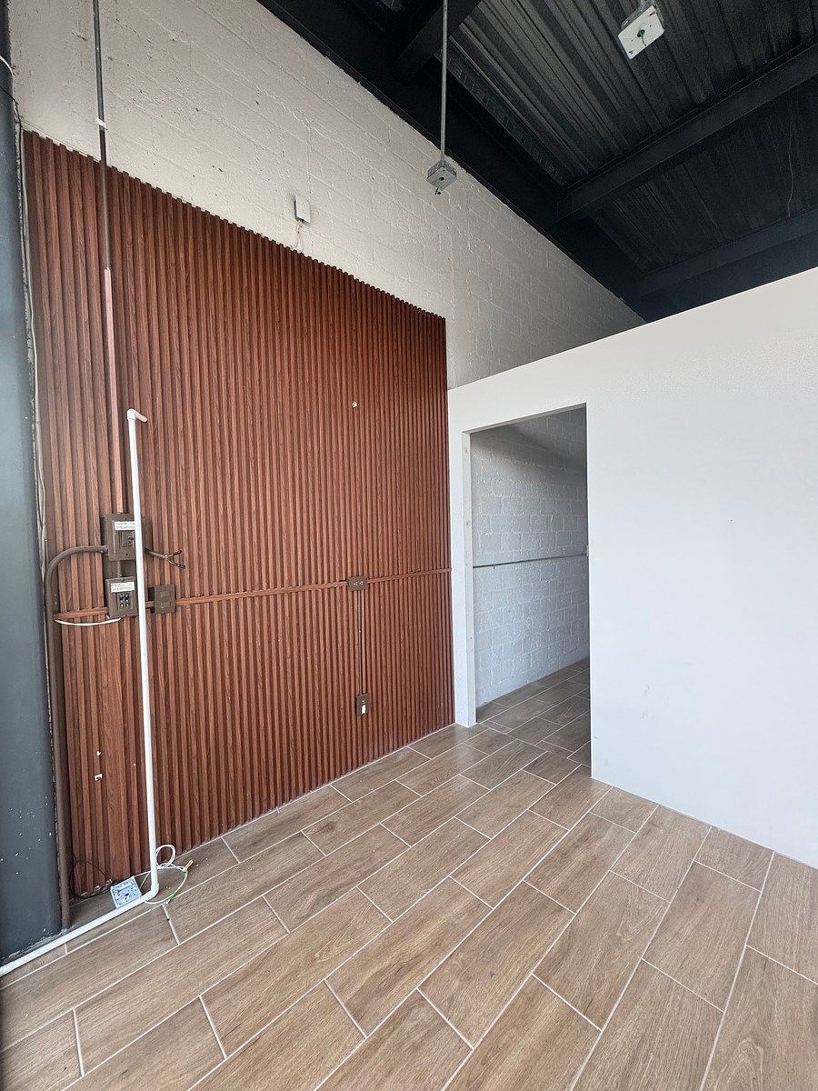 Retail Space in Bosques Santa Anita, Tlajomulco de Zúñiga, photo 4 of 16