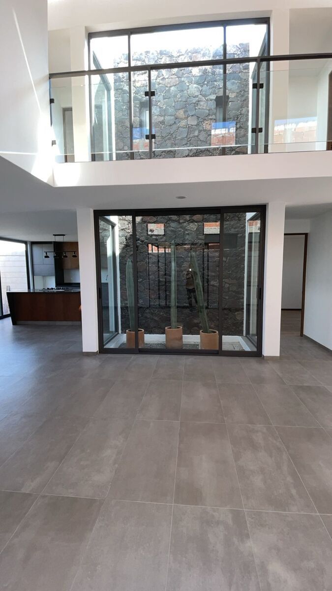 8 de 40: JARDIN INTERNO