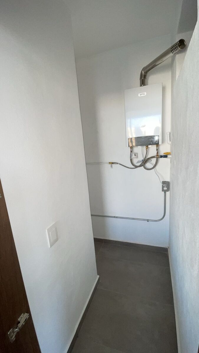 14 de 40: MINI BODEGA