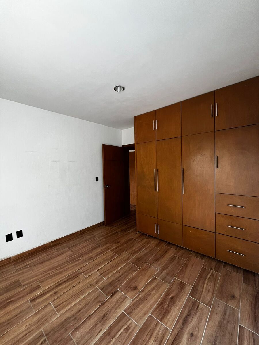 7 of 16: habitación 2