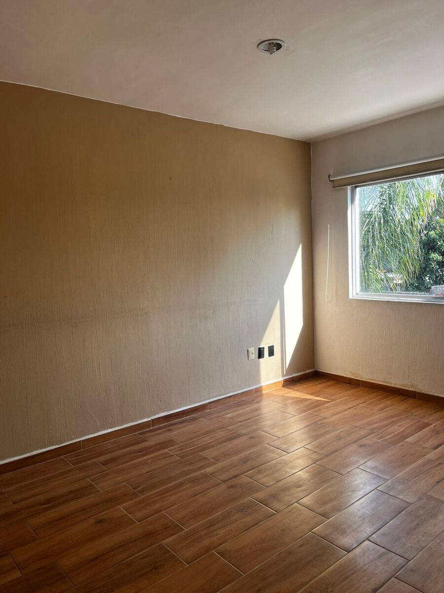 12 of 16: Habitación principal