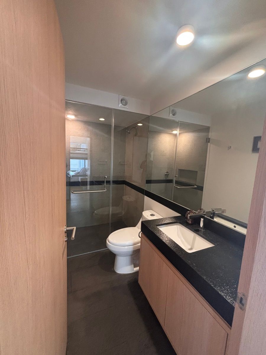 17 de 21: Baño completo