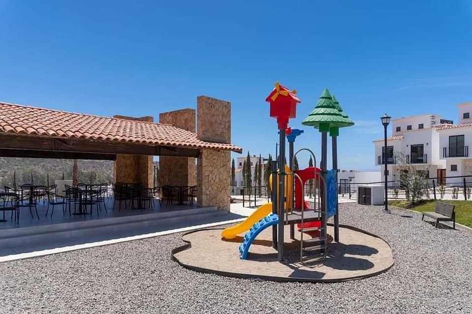Área juegos infantiles, foto 42 de 43