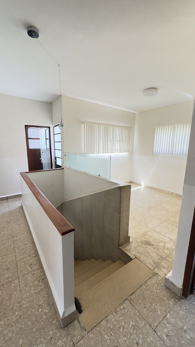 13 of 29: CUARTO DE TV