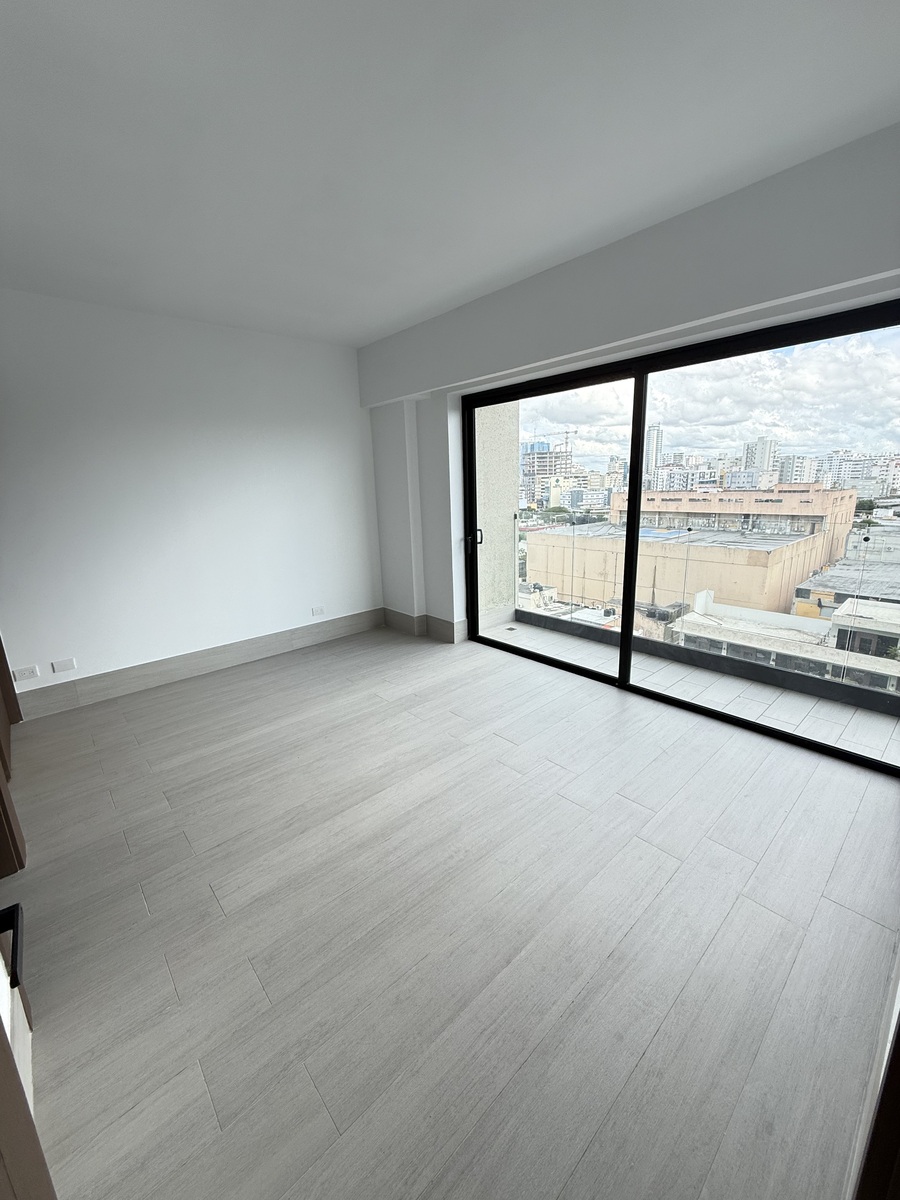 24 de 28: Hab. Principal