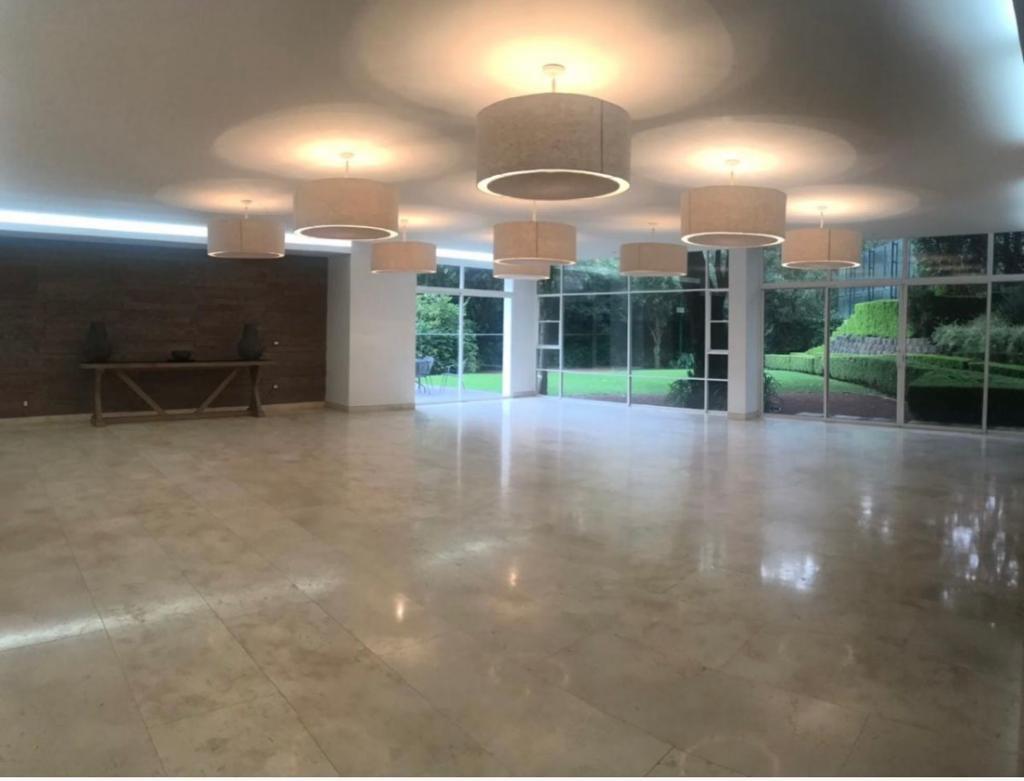 13 of 15: Salon de Fiestas