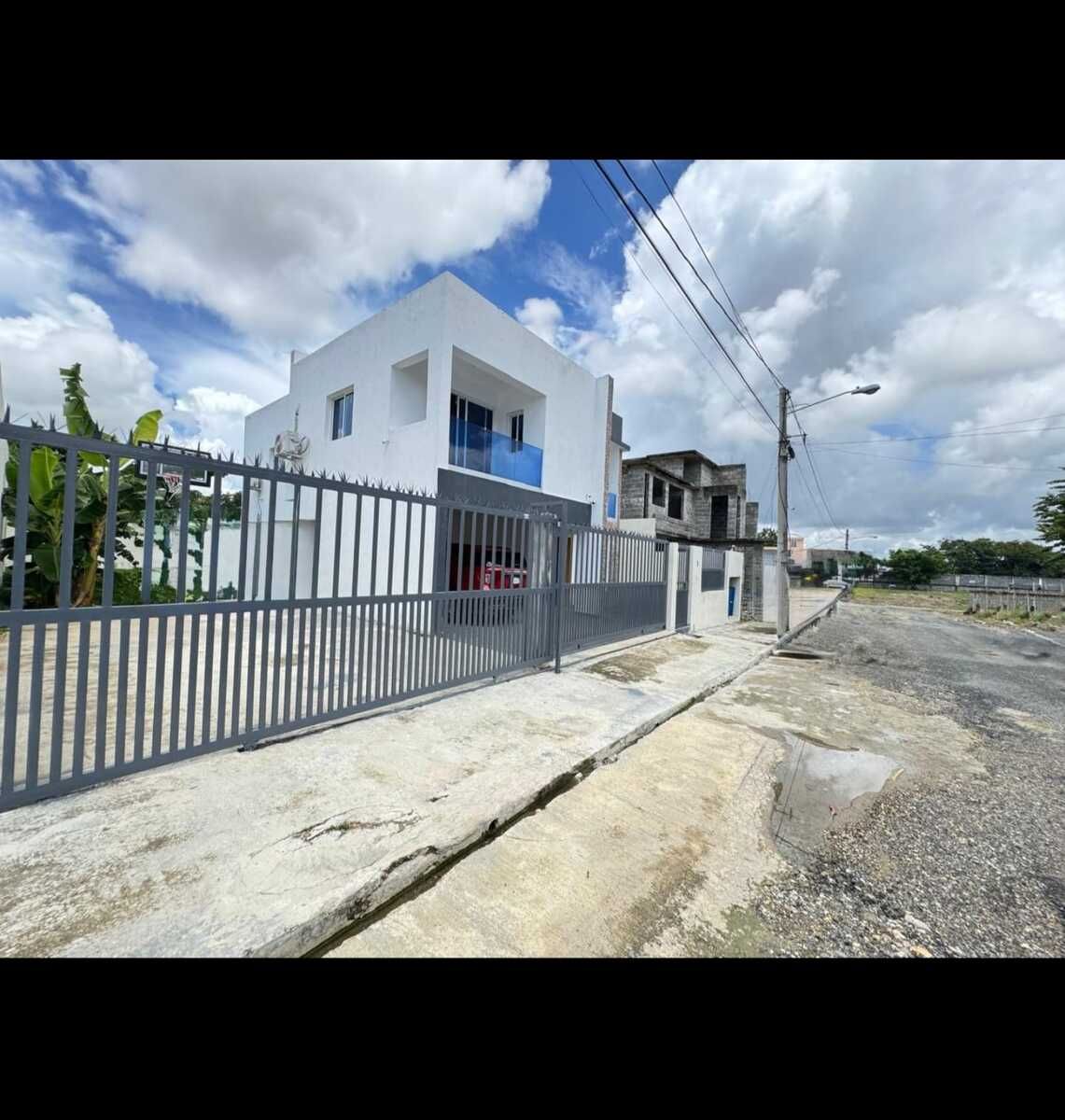 Casa en Avenida República De Colombia, Santo Domingo Oeste, foto 3 de 13