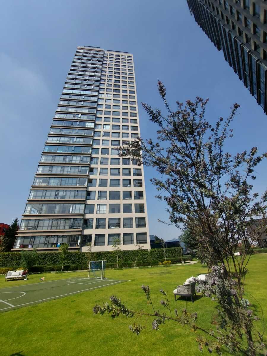 1 de 20: Vista del Edificio