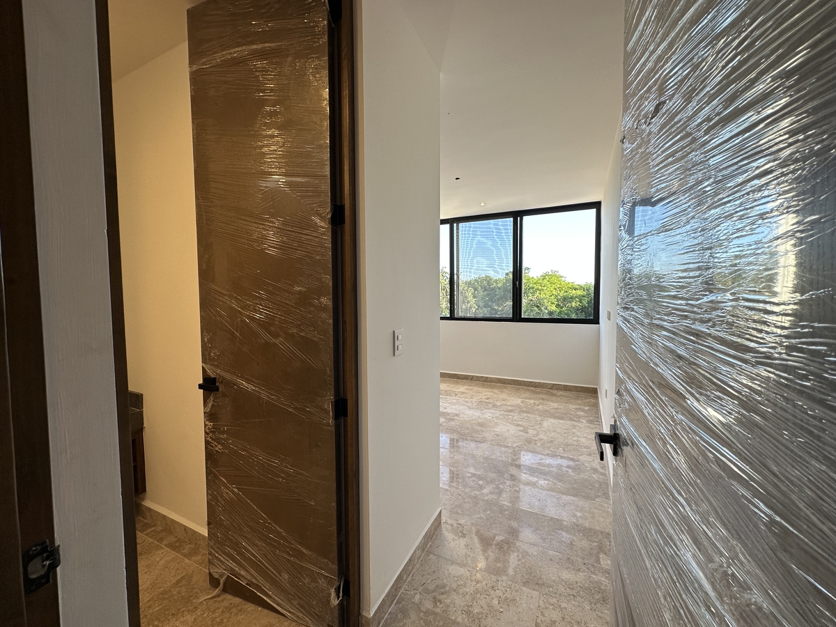 21 of 27: HAB SECUNDARIA