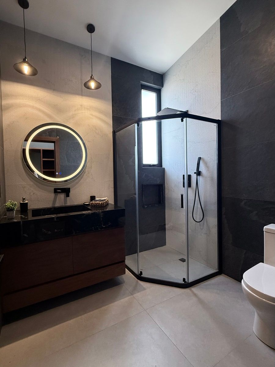 39 de 42: Recámara secundaria 3, baño