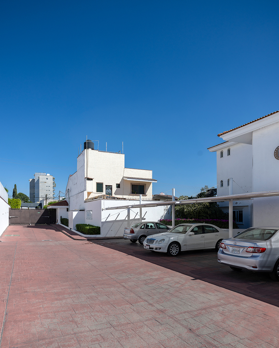 22 de 23: Estacionamiento de visitas