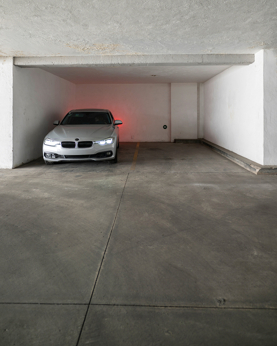 18 de 23: Estacionamiento techado