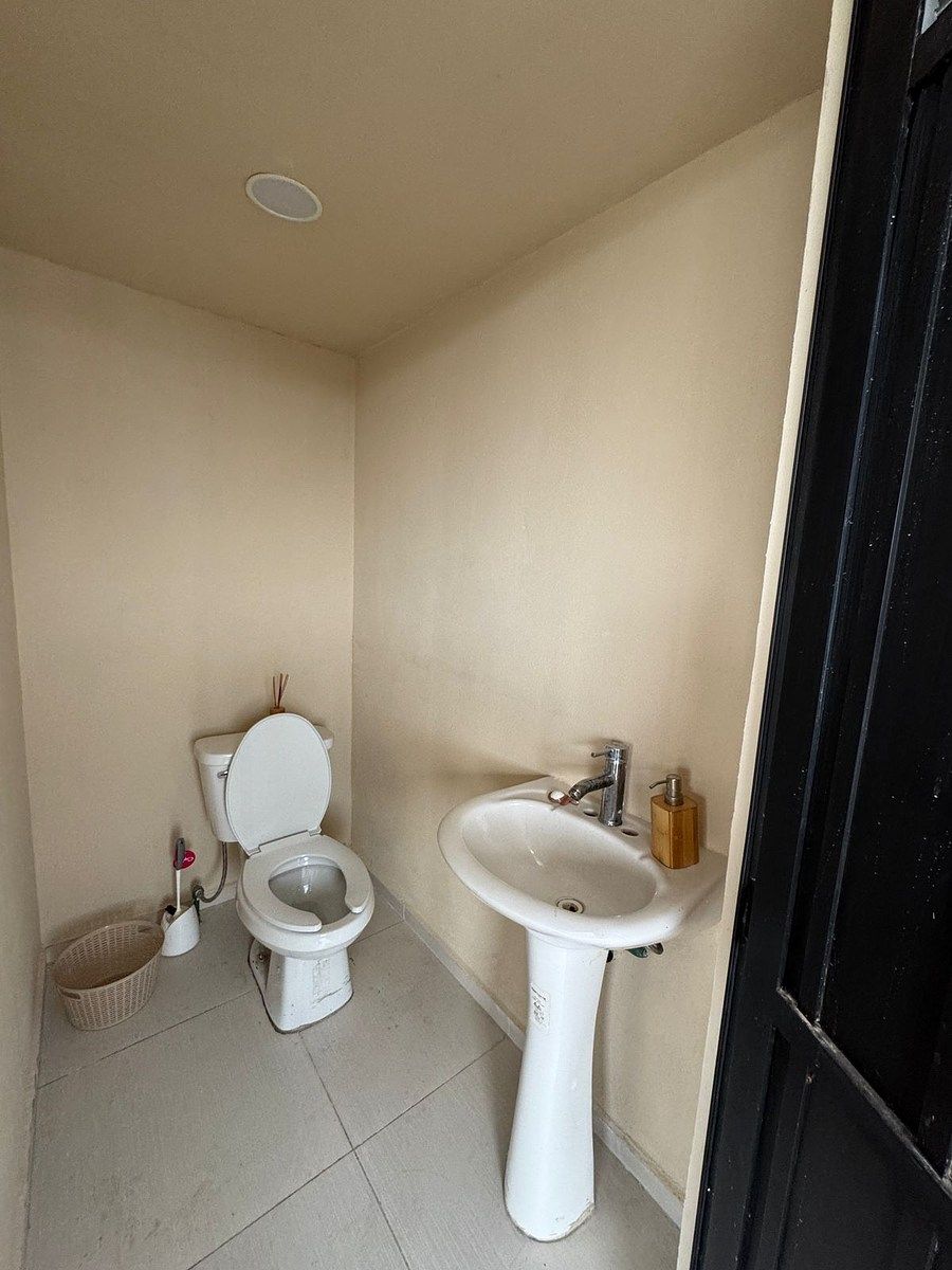 17 de 17: Baño de la terraza