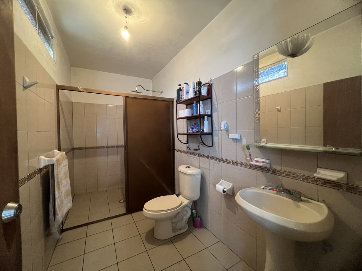 14 of 18: 2° BAÑO COMPLETO