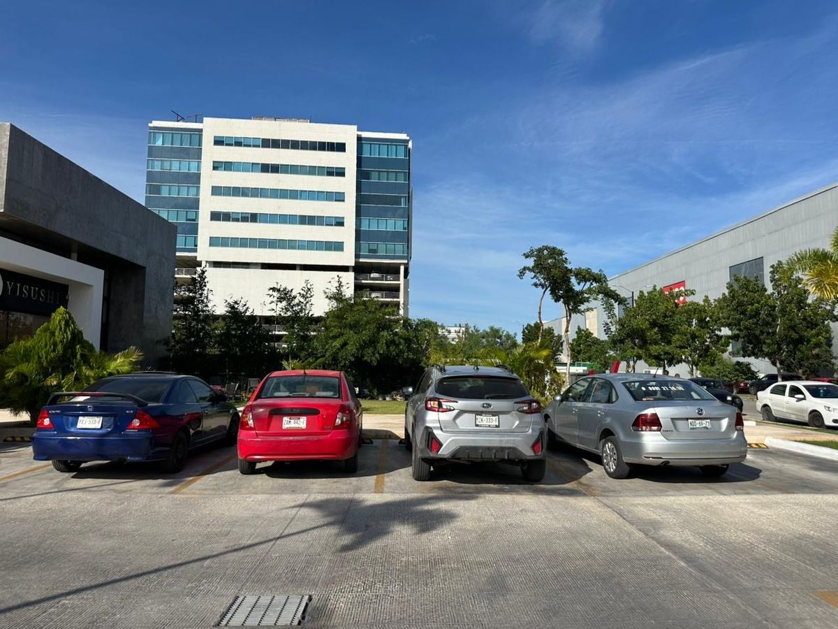 Terreno sobre avenida en Altabrisa a 100 metros de Hospital Star Médica - foto 5
