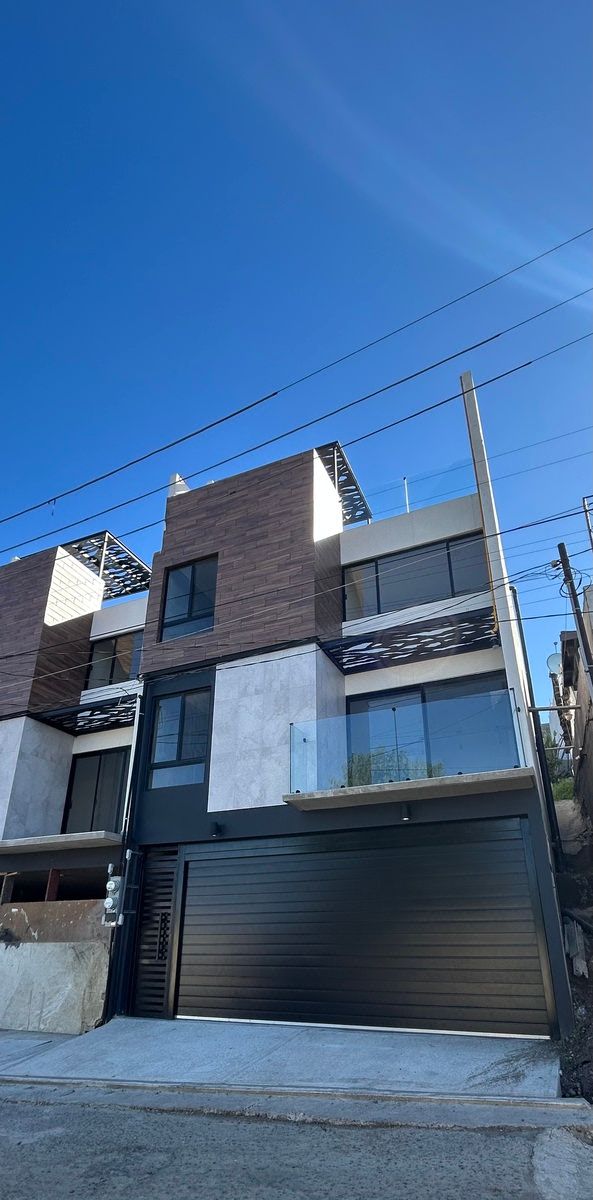 Espectacular Casa en Venta de 3 Recamaras en Monte Bello, Tijuana, B.C