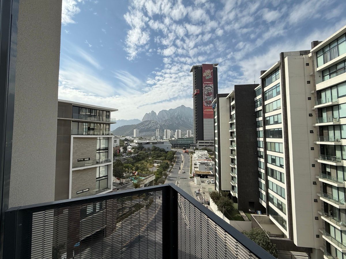 11 of 22: Vista balcón