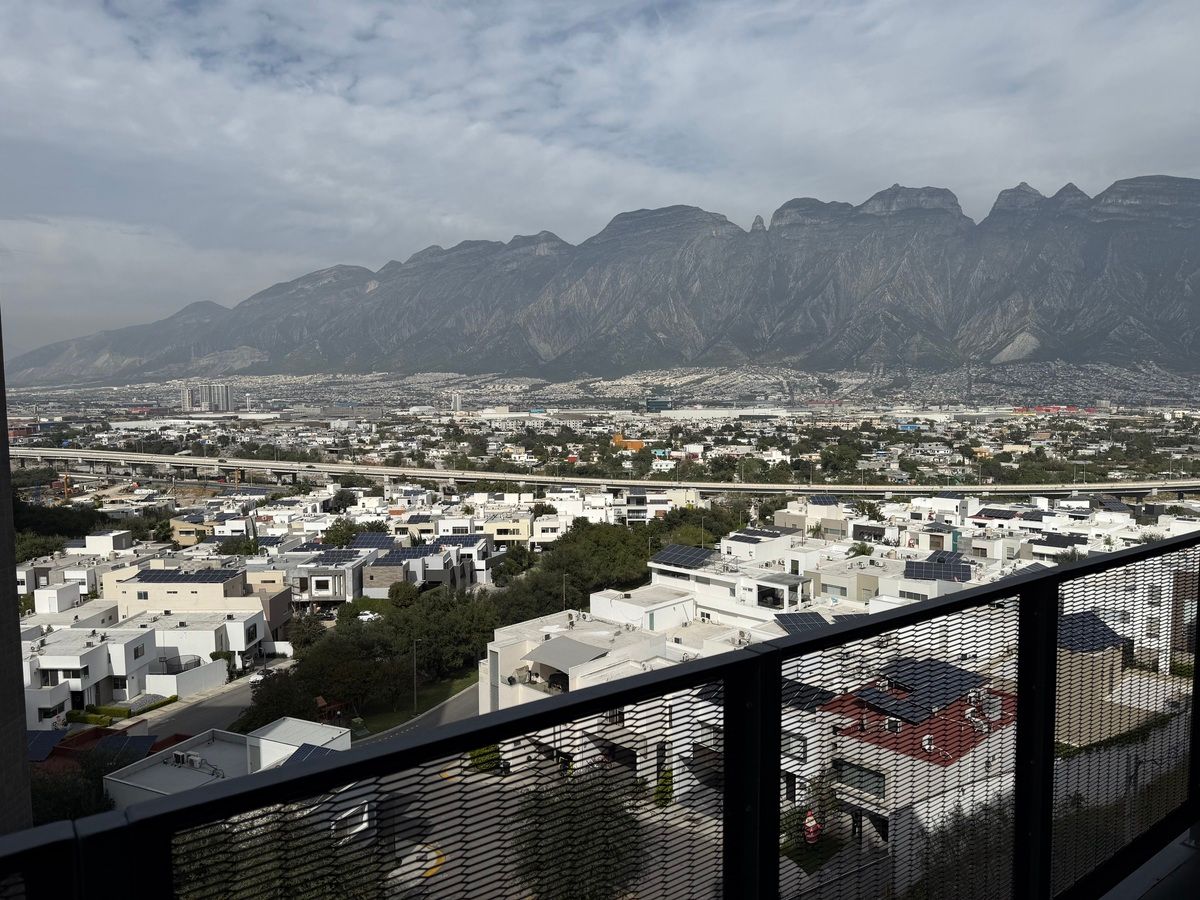 10 of 22: Vista balcón