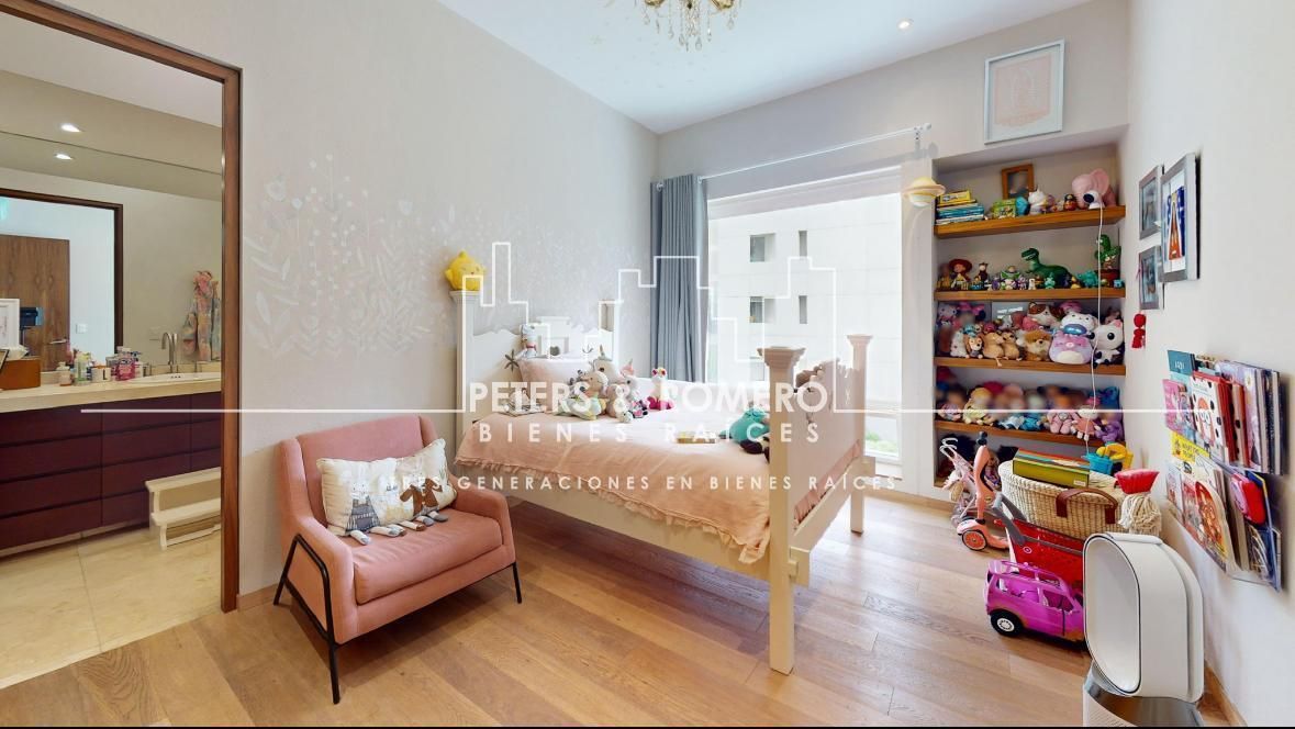 5 de 12: Recámara 2 con baño y clóset