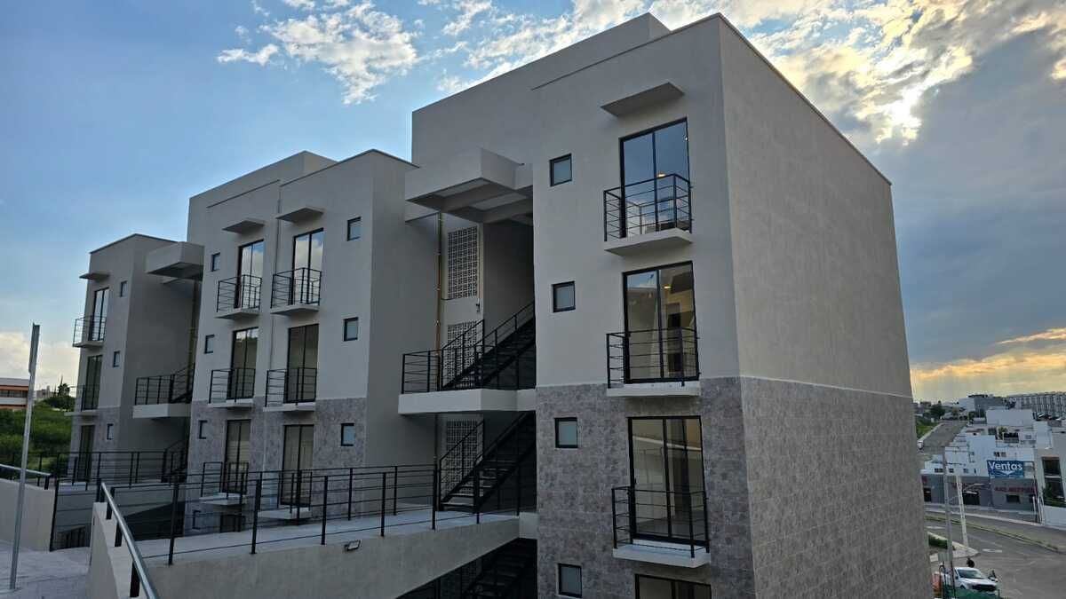 3 de 7: Fachada frontal de los edificios