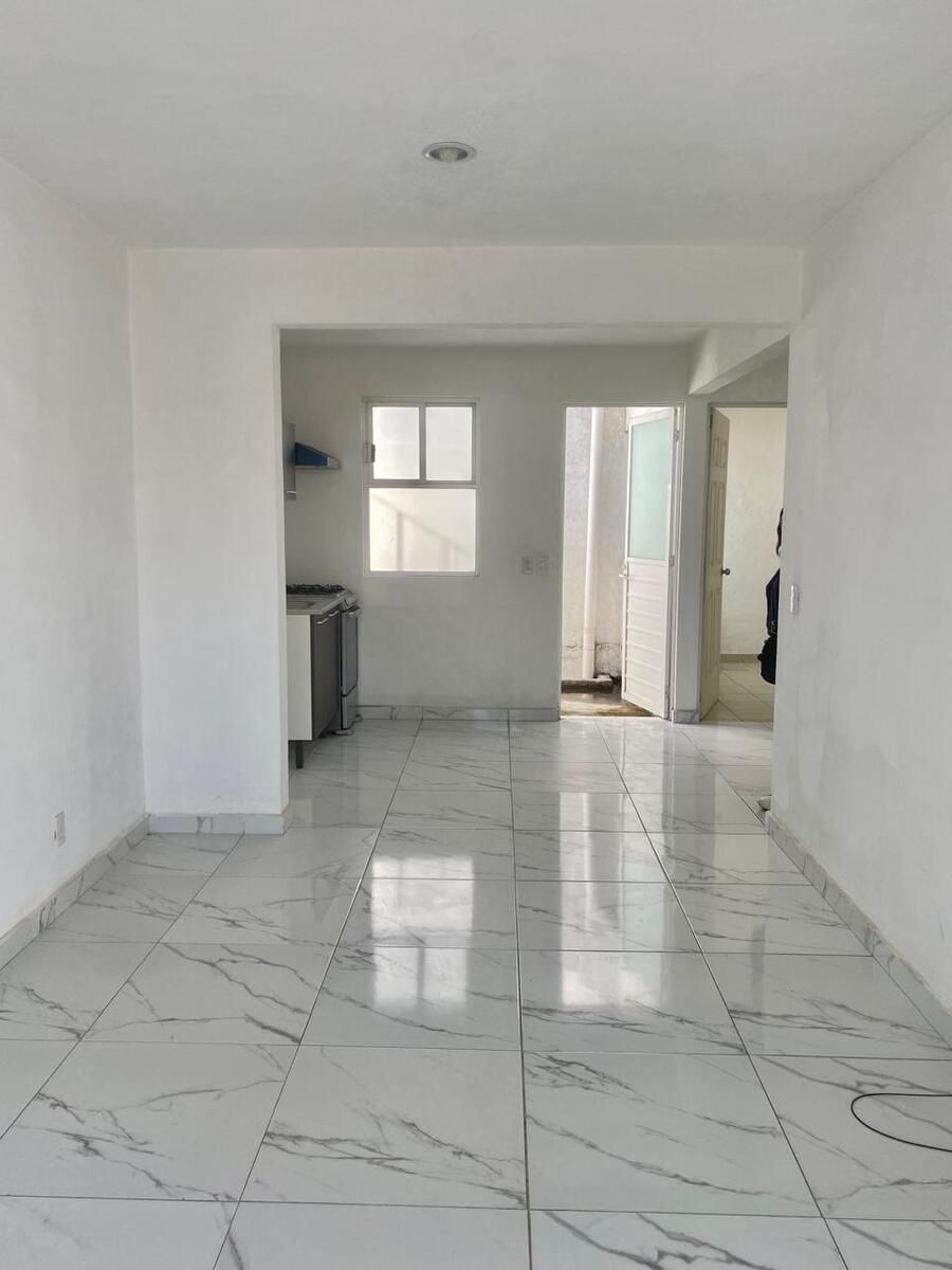 Venta Casa en Jardines de la Hacienda Norte - foto 4