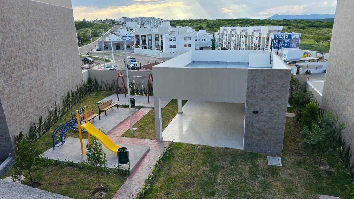terraza  y área de juegos infantiles, foto 7 de 22