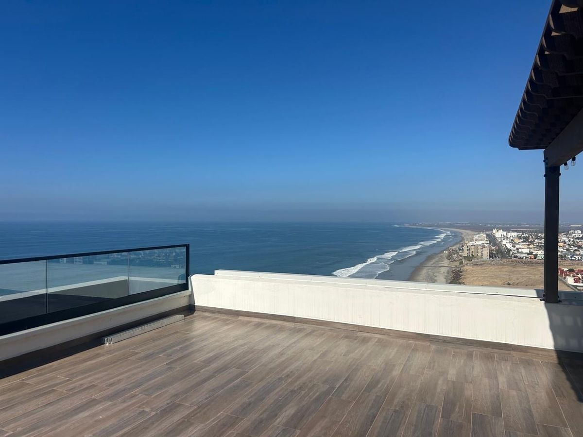 12 de 13: Terraza en el
Último piso