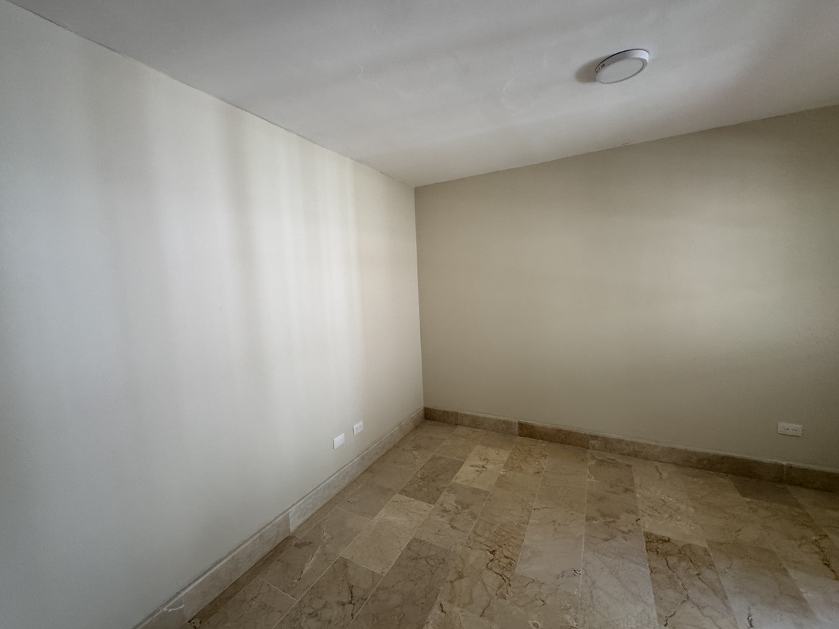 6 de 18: estudio cerrado