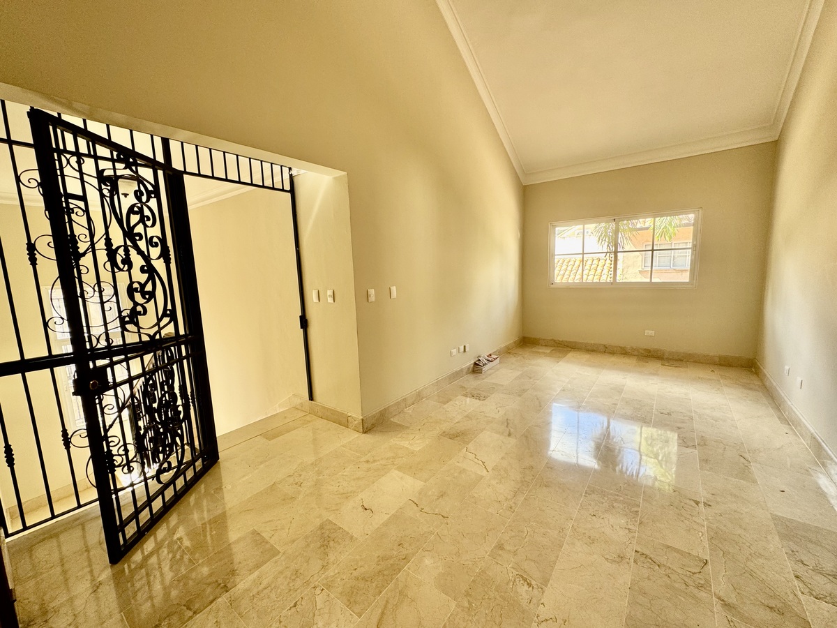 11 de 18: Family room