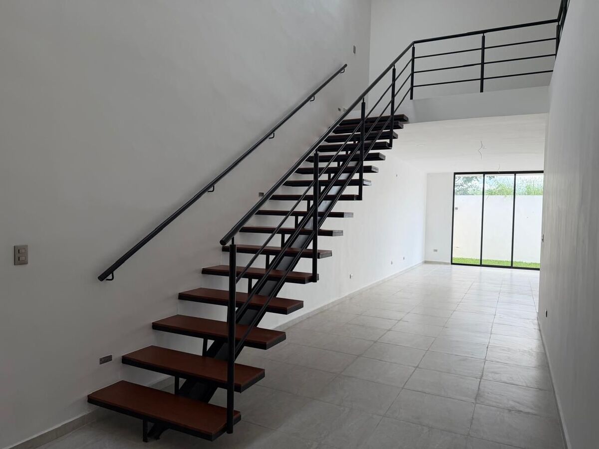 3 of 16: Sala y Comedor