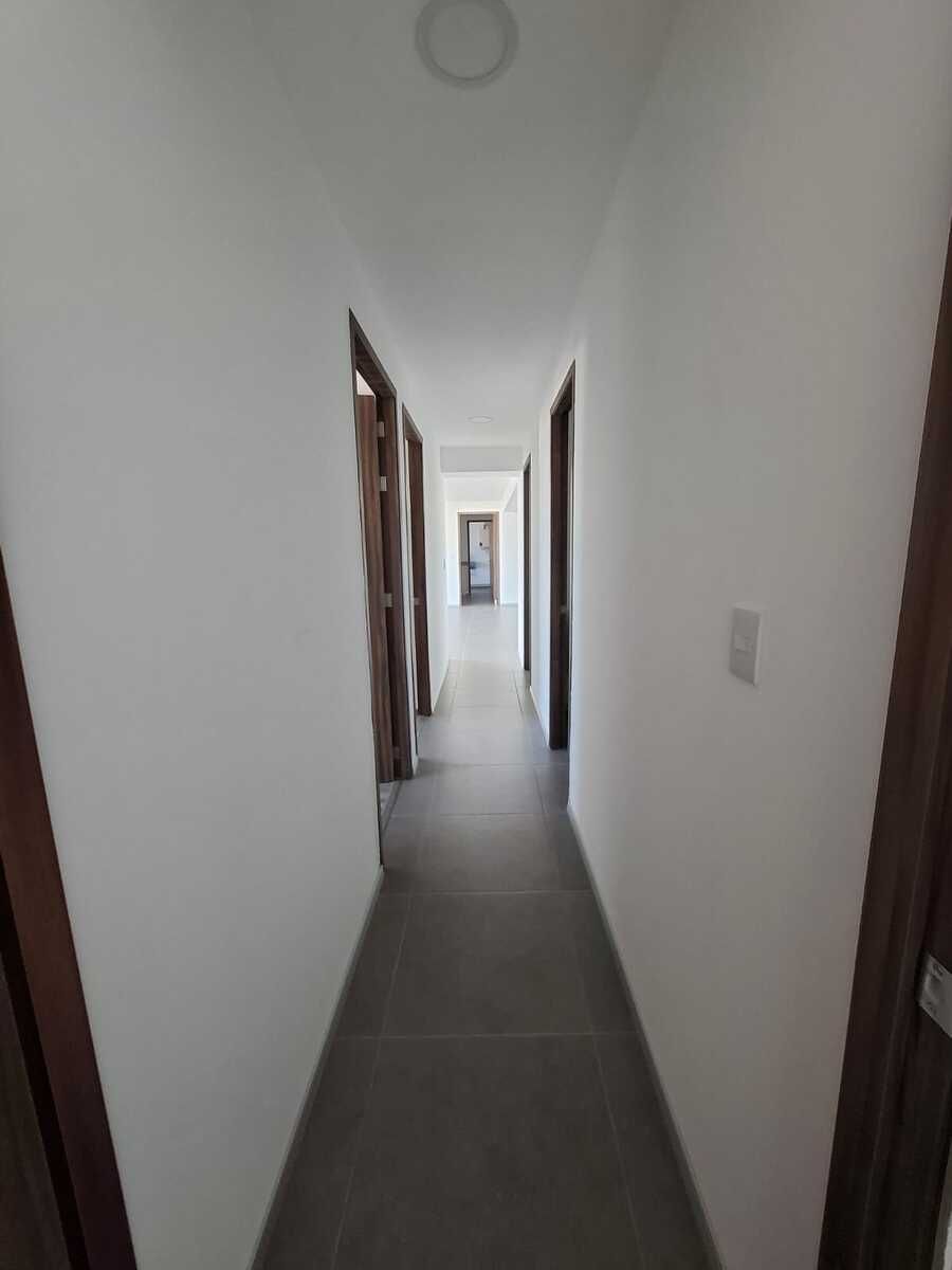 13 de 29: pasillo recámaras