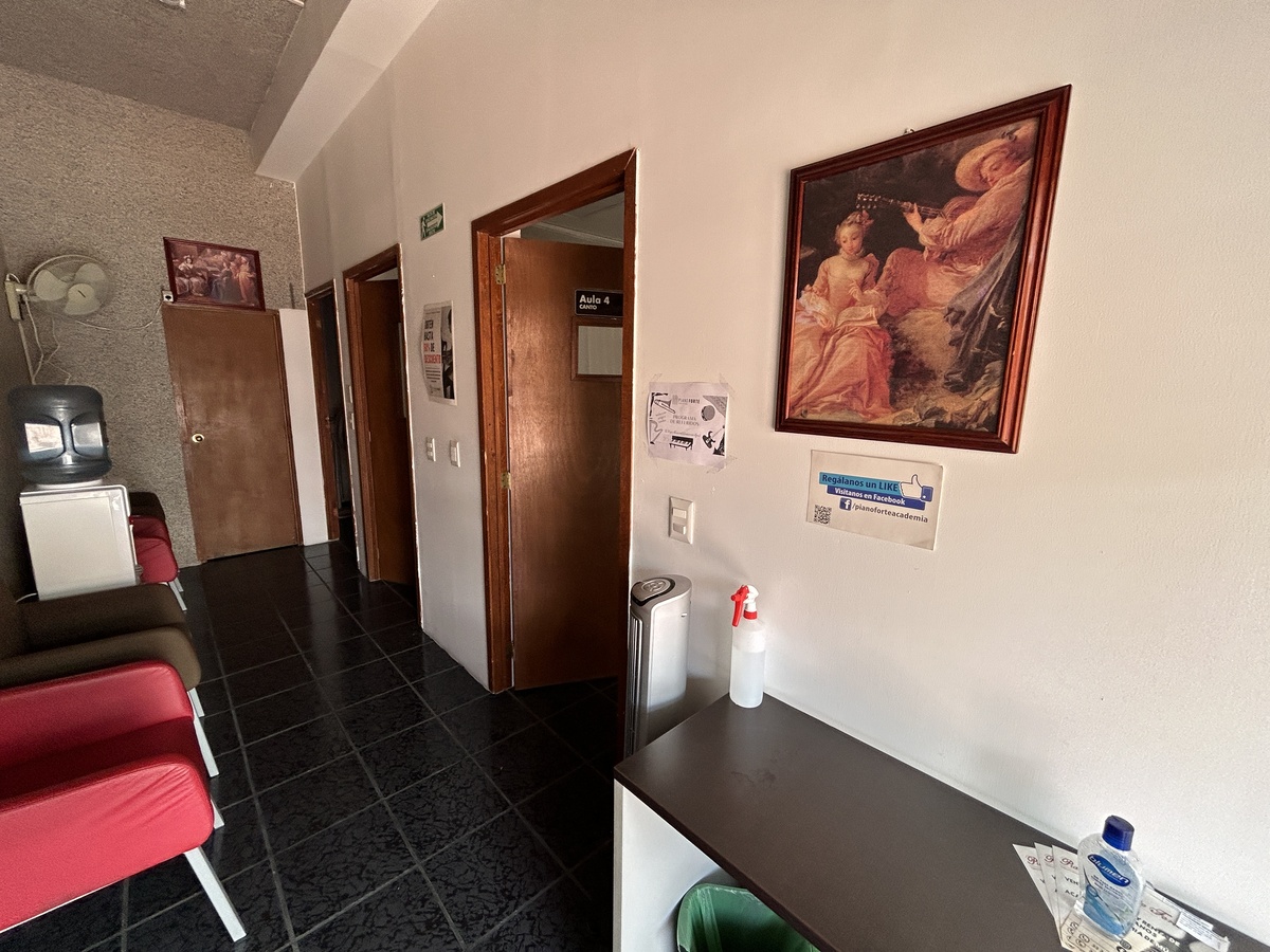 12 of 14: LOCAL B´5