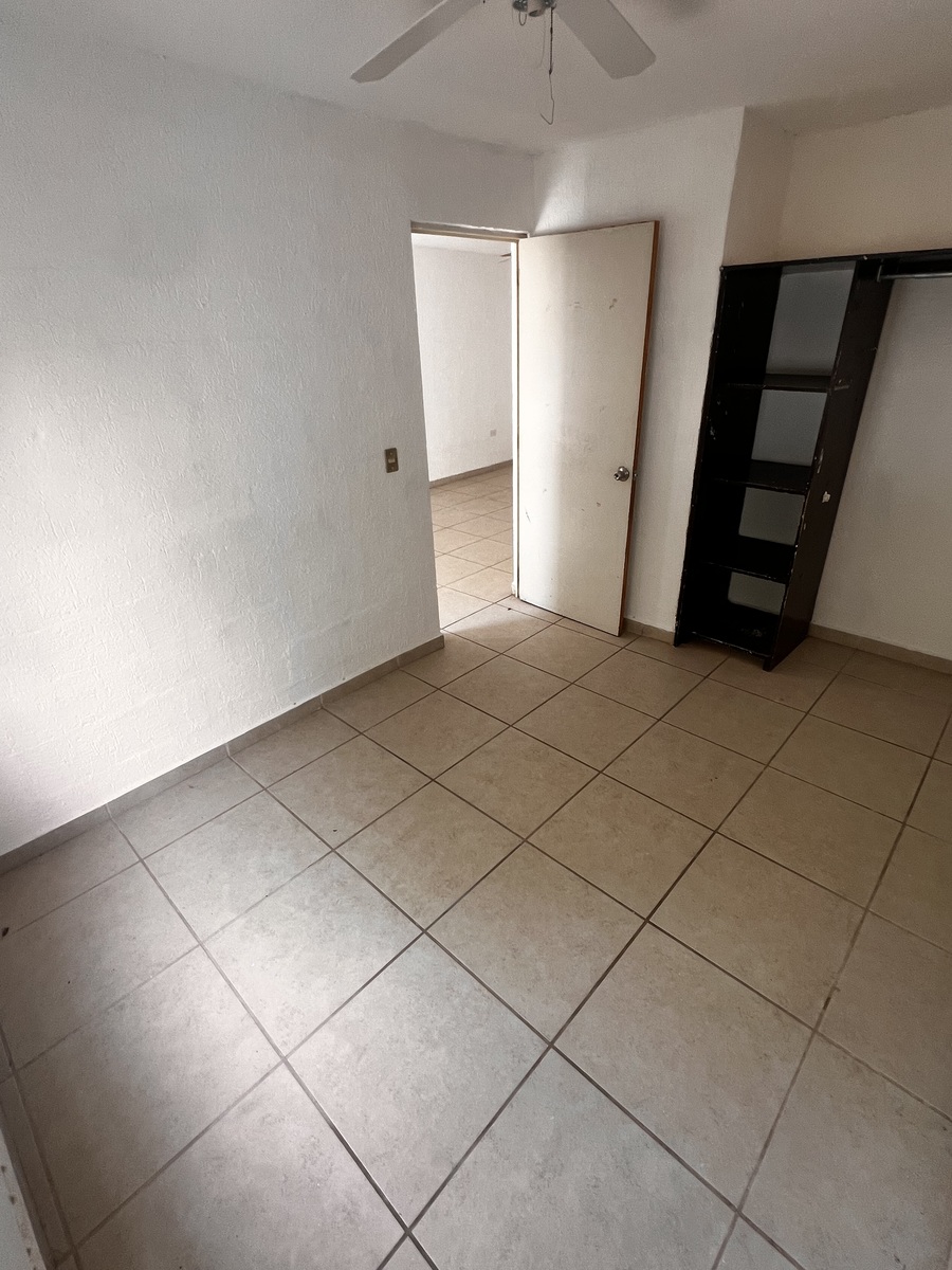 4 of 9: Recamara junior