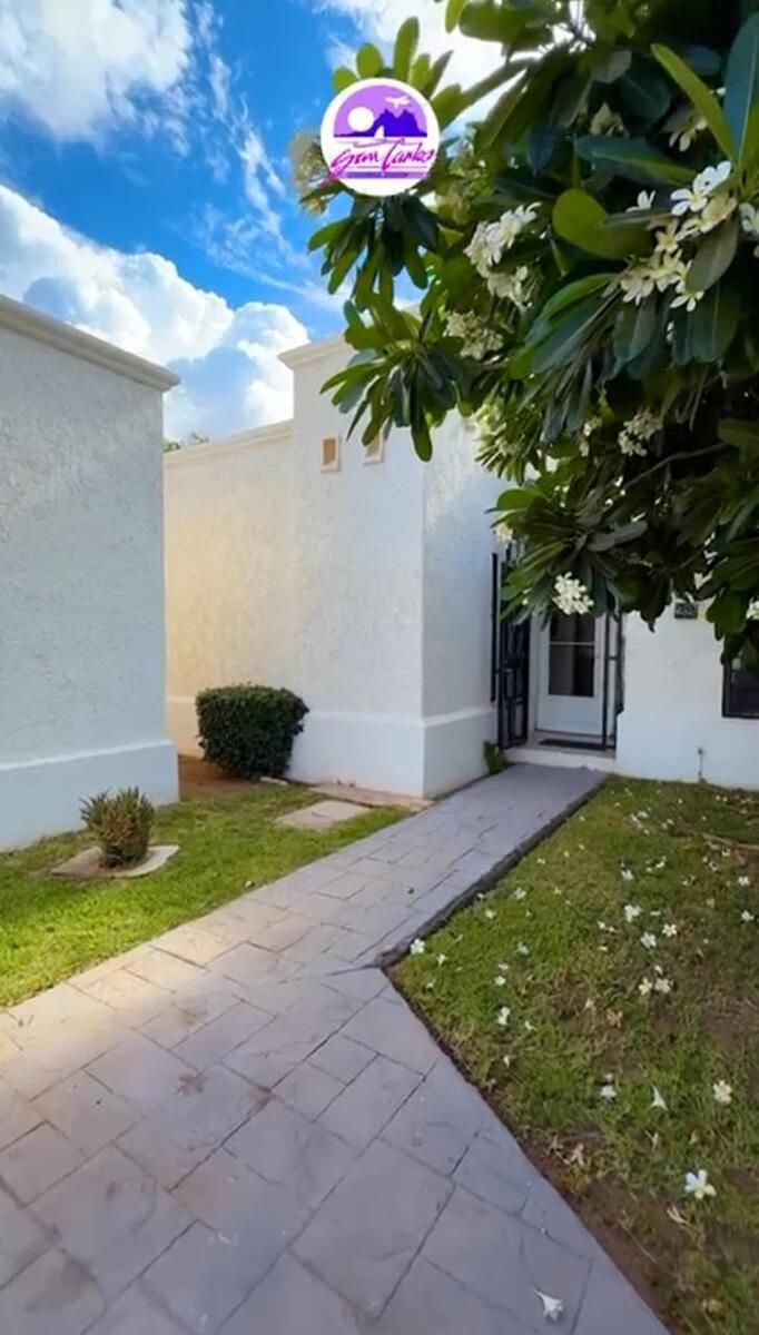 5 de 12: Acceso Peatonal al Departamento