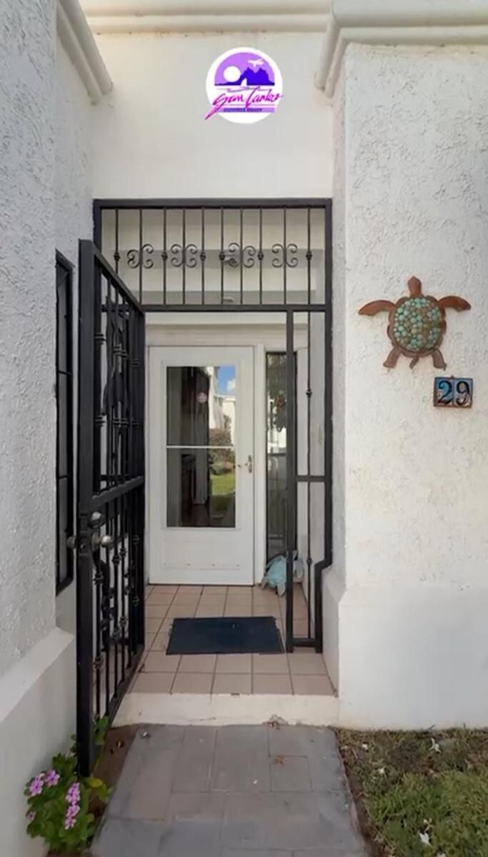 6 de 12: Entrada Principal