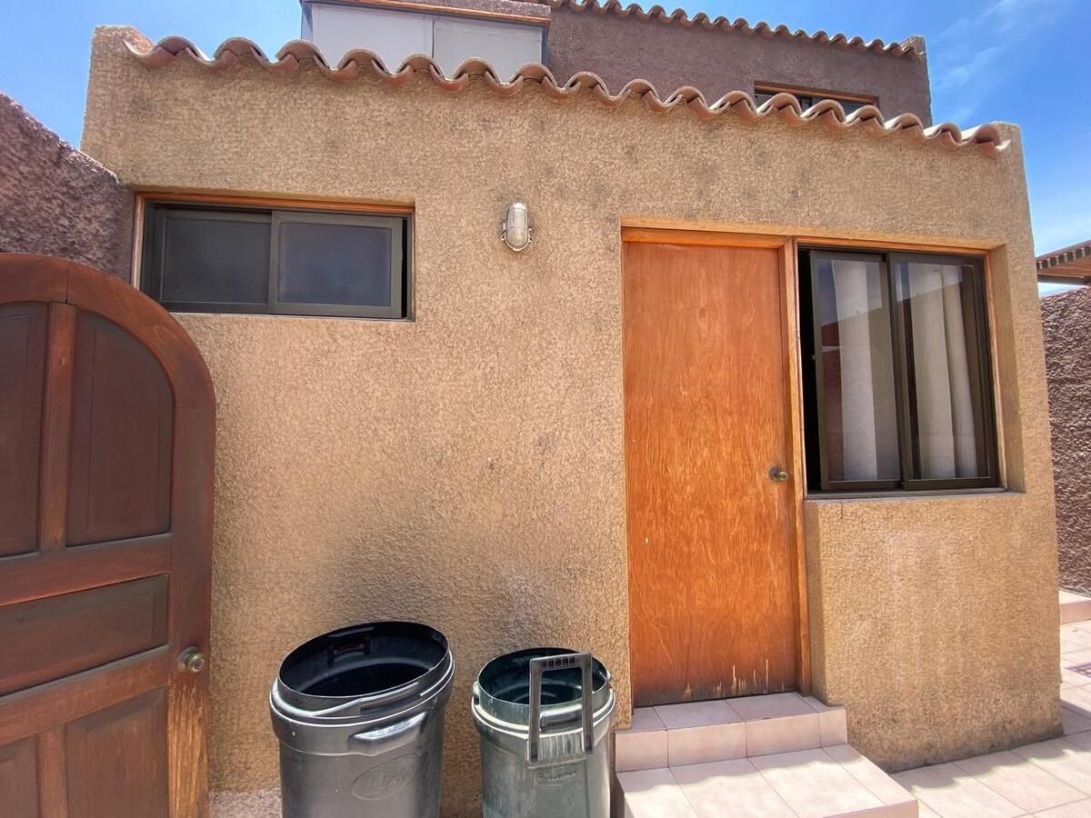 16 de 20: Dpto de servicio en patio de lavadero.