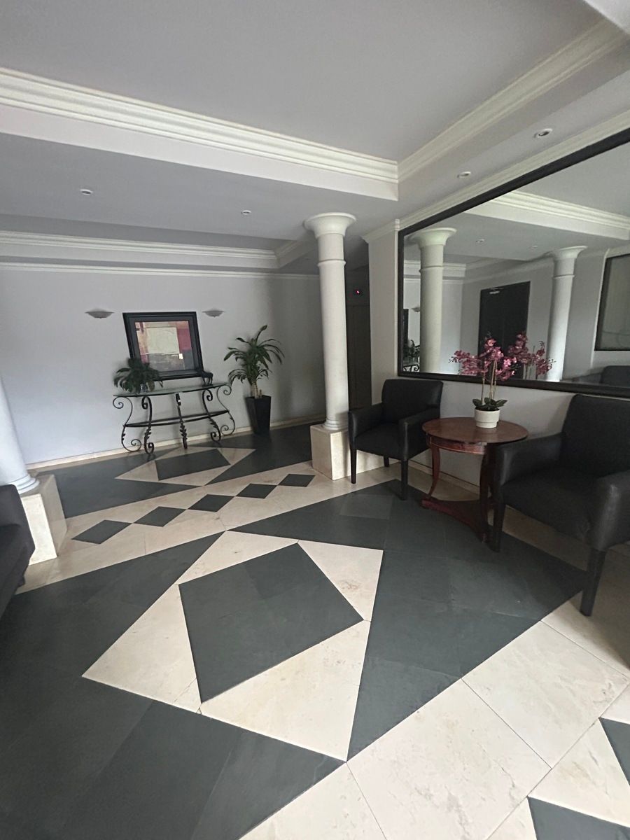 2 de 24: Lobby edificio