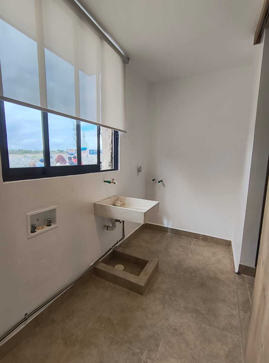 4 of 14: Área de lavado