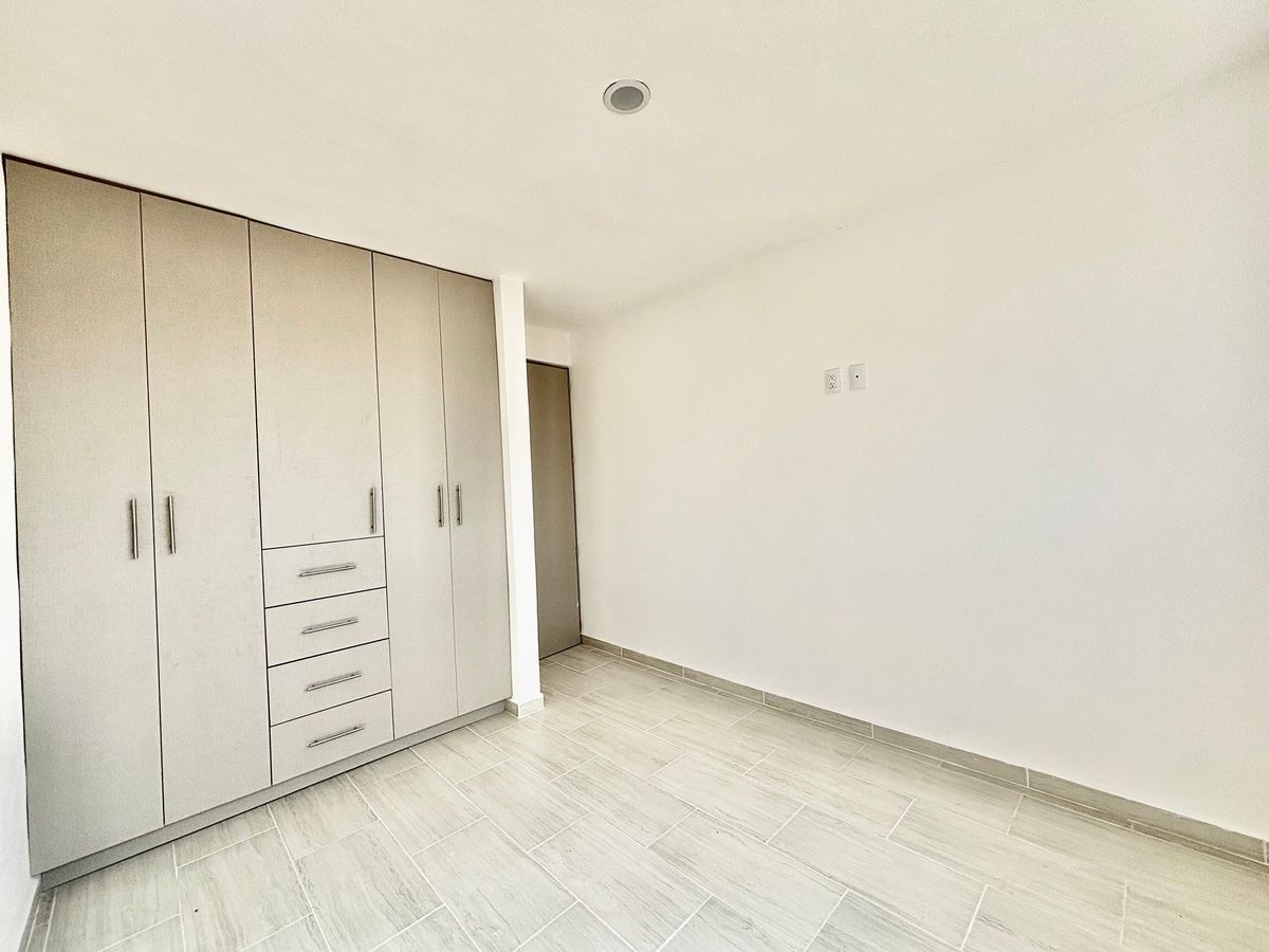 22 de 28: recámara secundaria 2con clóset