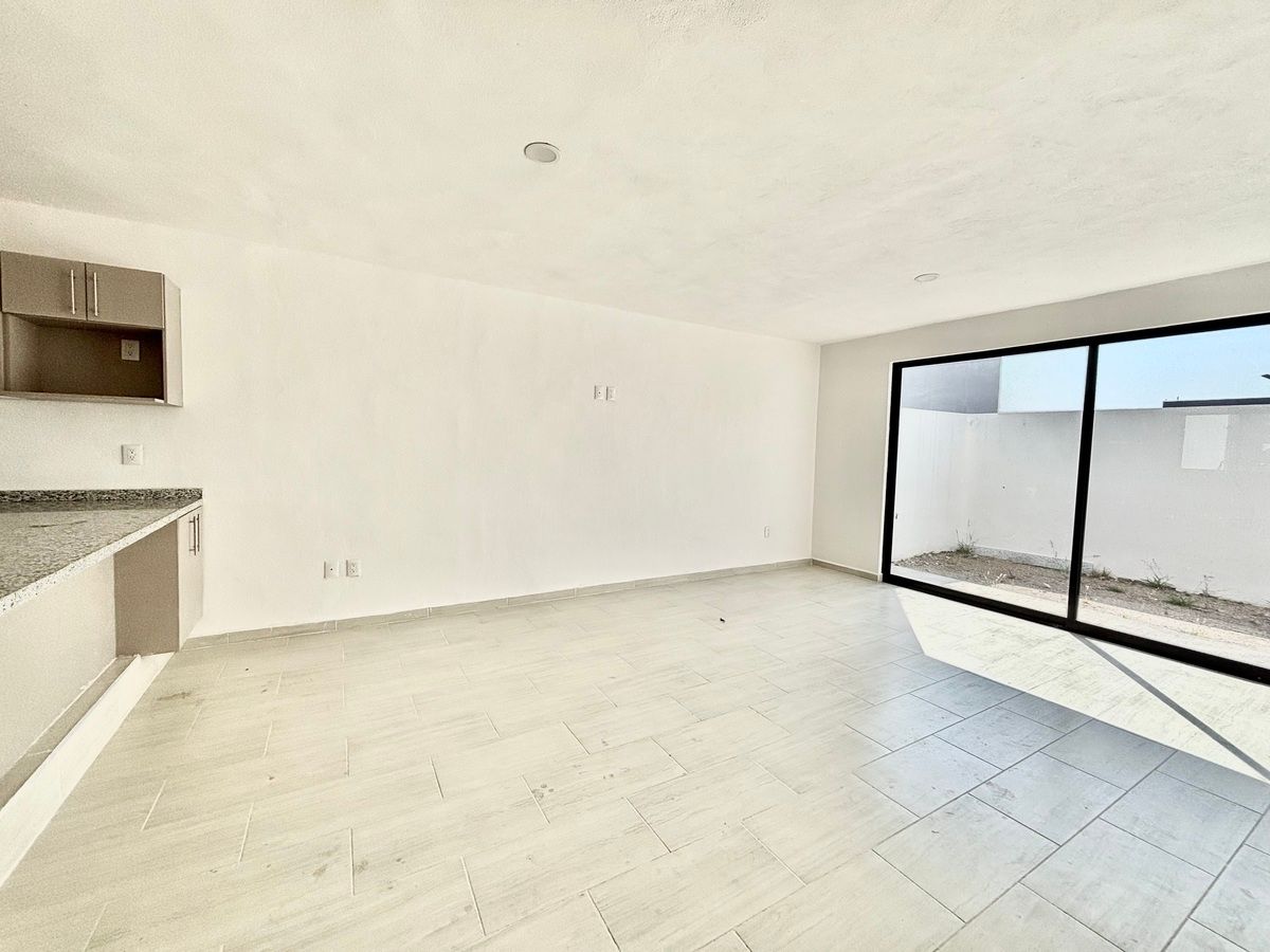 9 de 28: Area de sala y comedor