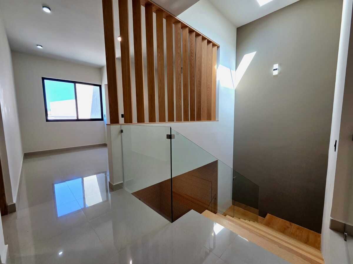 13 de 28: Área de escaleras