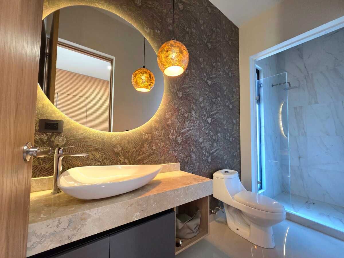 12 de 28: Baño de visitas en planta baja