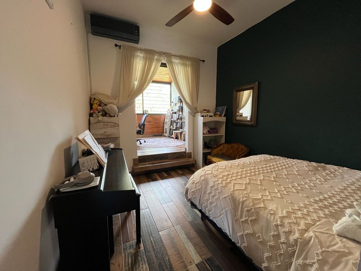 22 de 25: Segunda vista de tercera recámara con estudio.