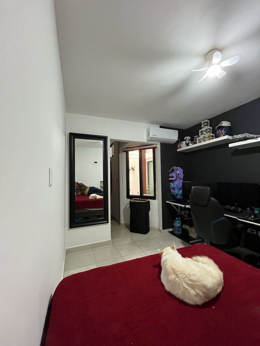 12 de 25: Segunda vista de  primer recámara en planta baja.