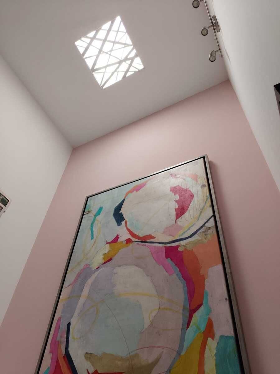 15 de 25: Vista de hermoso tragaluz en escaleras.