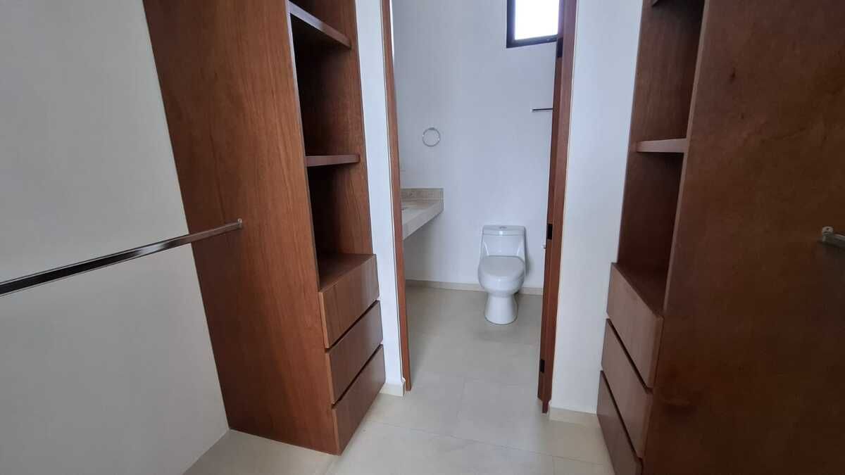 5 de 13: closet y baño principal