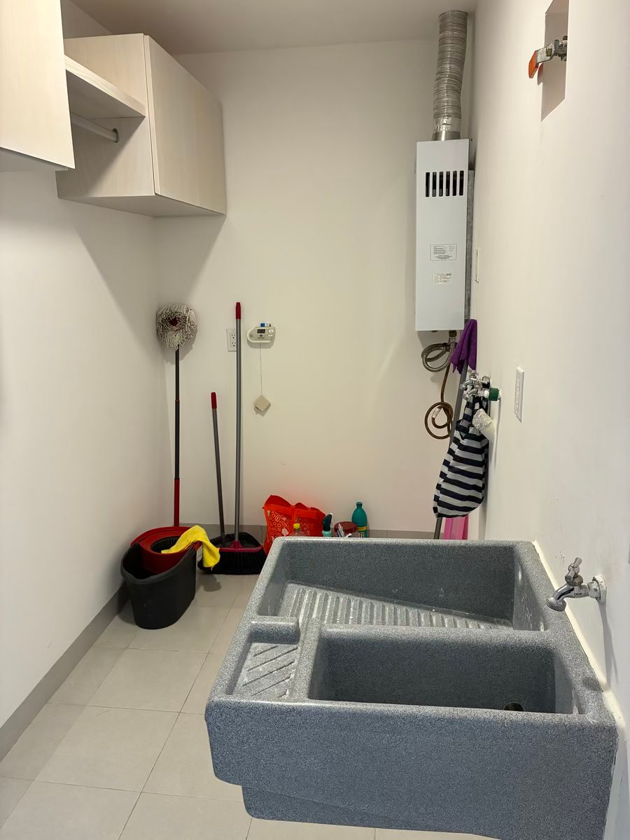 14 de 24: Cuarto de servicio