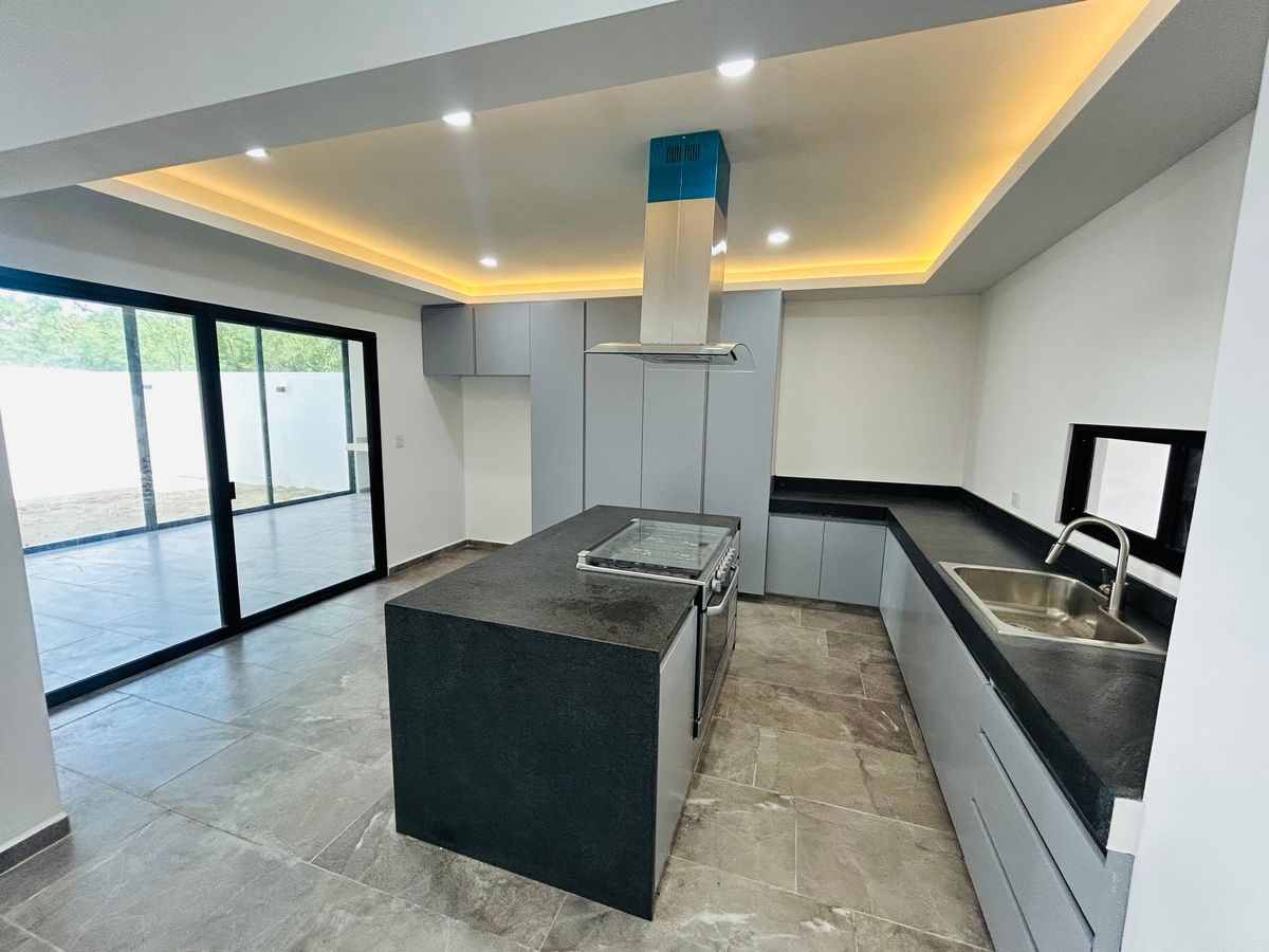Sale of Spacious House in Soluna - foto 3