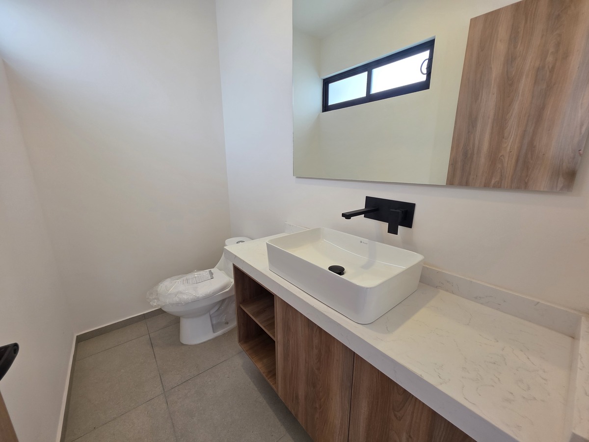 14 de 17: Medio baño